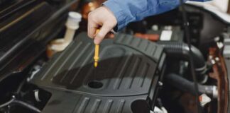 รีวิวน้ำมันเครื่องแบรนด์ดัง Shell vs Castrol vs PTT: เลือกผิด รถไม่ได้พังทันที แต่ค่าใช้จ่ายจะค่อยๆ กัดคุณ รีวิวน้ำมันเครื่องแบรนด์ดัง Shell vs Castrol vs PTT: เลือกผิด รถไม่ได้พังทันที แต่ค่าใช้จ่ายจะค่อยๆ กัดคุณ