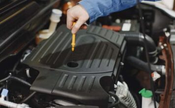 รีวิวน้ำมันเครื่องแบรนด์ดัง Shell vs Castrol vs PTT: เลือกผิด รถไม่ได้พังทันที แต่ค่าใช้จ่ายจะค่อยๆ กัดคุณ รีวิวน้ำมันเครื่องแบรนด์ดัง Shell vs Castrol vs PTT: เลือกผิด รถไม่ได้พังทันที แต่ค่าใช้จ่ายจะค่อยๆ กัดคุณ