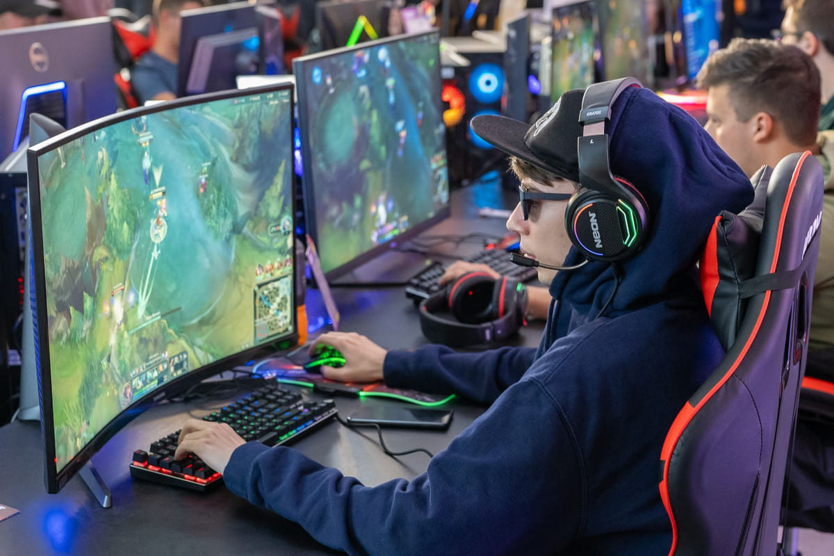 แก้ปัญหาสาย DisplayPort 144Hz: ทำไมภาพกระตุก สีเพี้ยน ทั้งที่จอแรง?